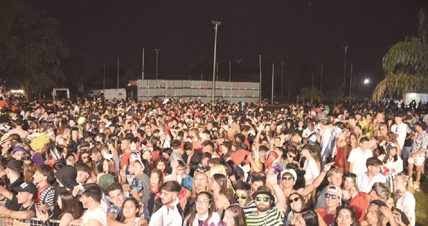 Prevén la llegada de 10 mil personas a la fiesta de disfraces