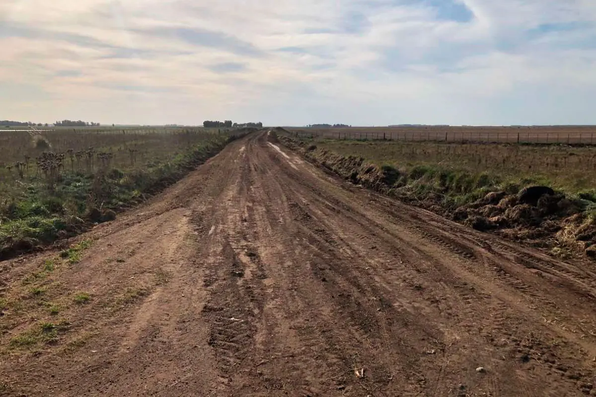 Con la llegada de la primavera, se hacen arreglos en caminos rurales y se acondicionan todos los pozos de agua