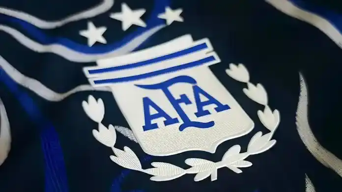 Así es la nueva camiseta suplente de la Argentina que estrenará en la Finalissima