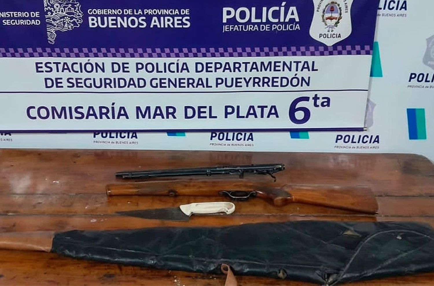 Golpeó en la cabeza a una amiga, lo allanaron y le encontraron varias armas