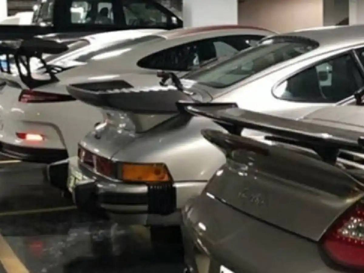 Secuestraron 38 autos de alta gama en Madero Center
