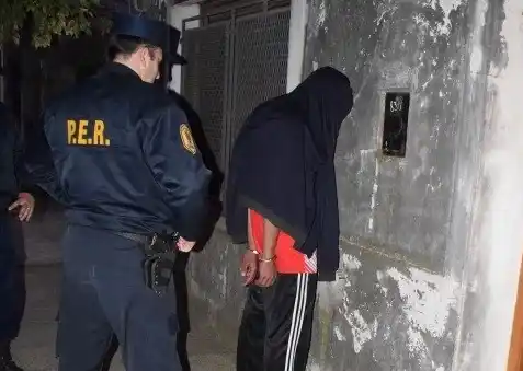 Intentó robar una moto, pero el dueño le avisó a la Policía y lo detuvieron