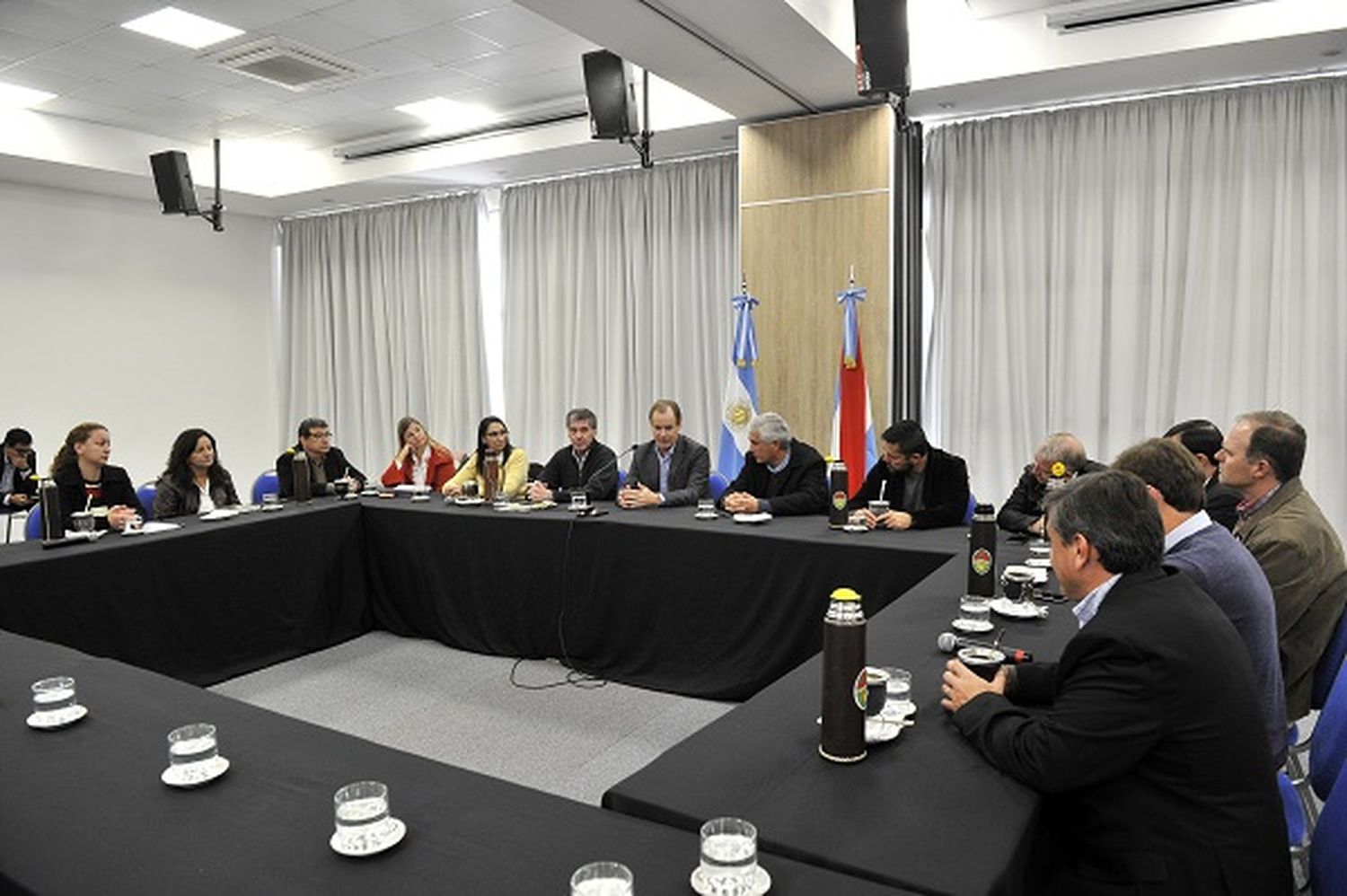 Intendentes vecinalistas expresaron su preocupación por las medidas nacionales