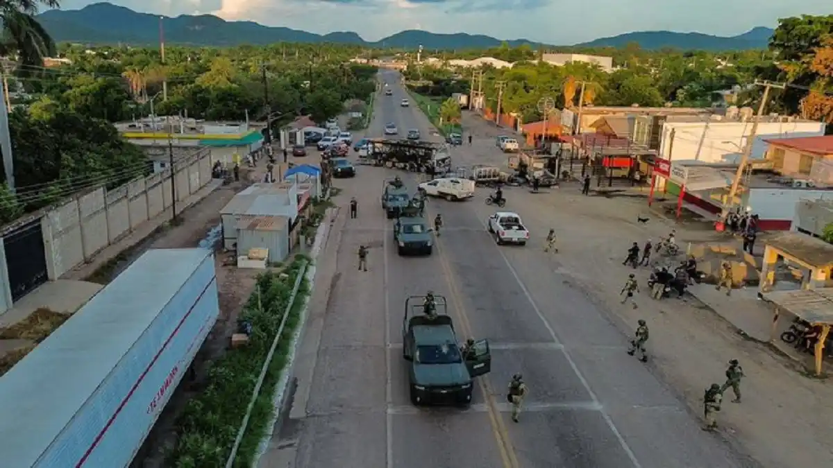 ESCALADA de VIOLENCIA sume en el terror a la ciudad fronteriza de SINALOA