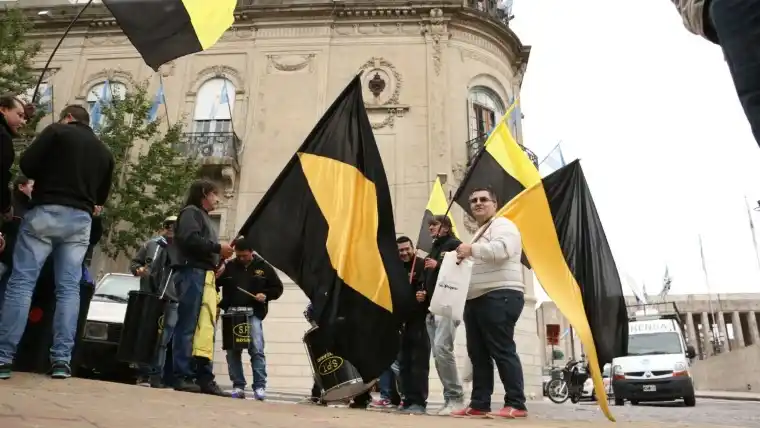 Hay acuerdo para las tarifas del transporte y se levanta el paro de taxis
