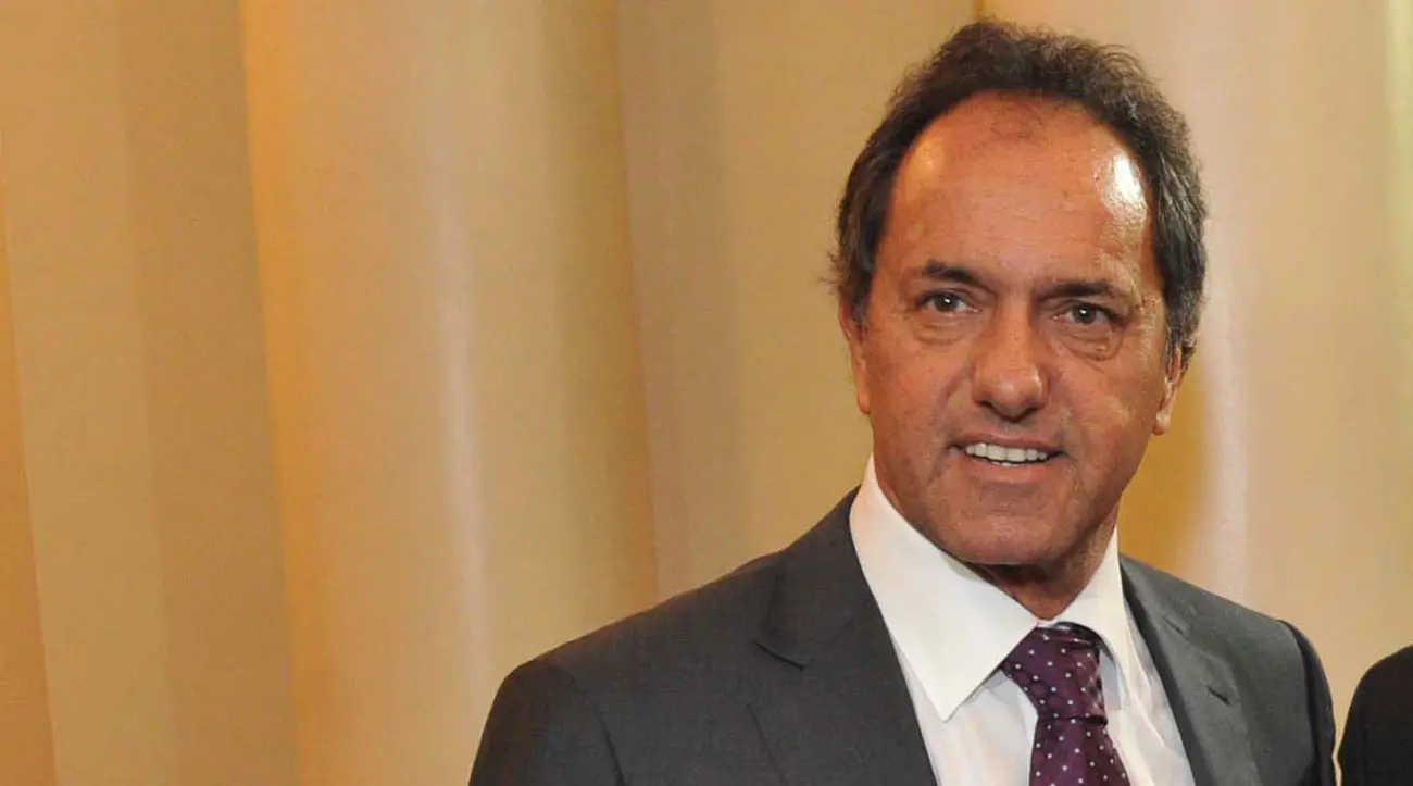 Citan a indagatoria a Scioli por irregularidades en obras públicas