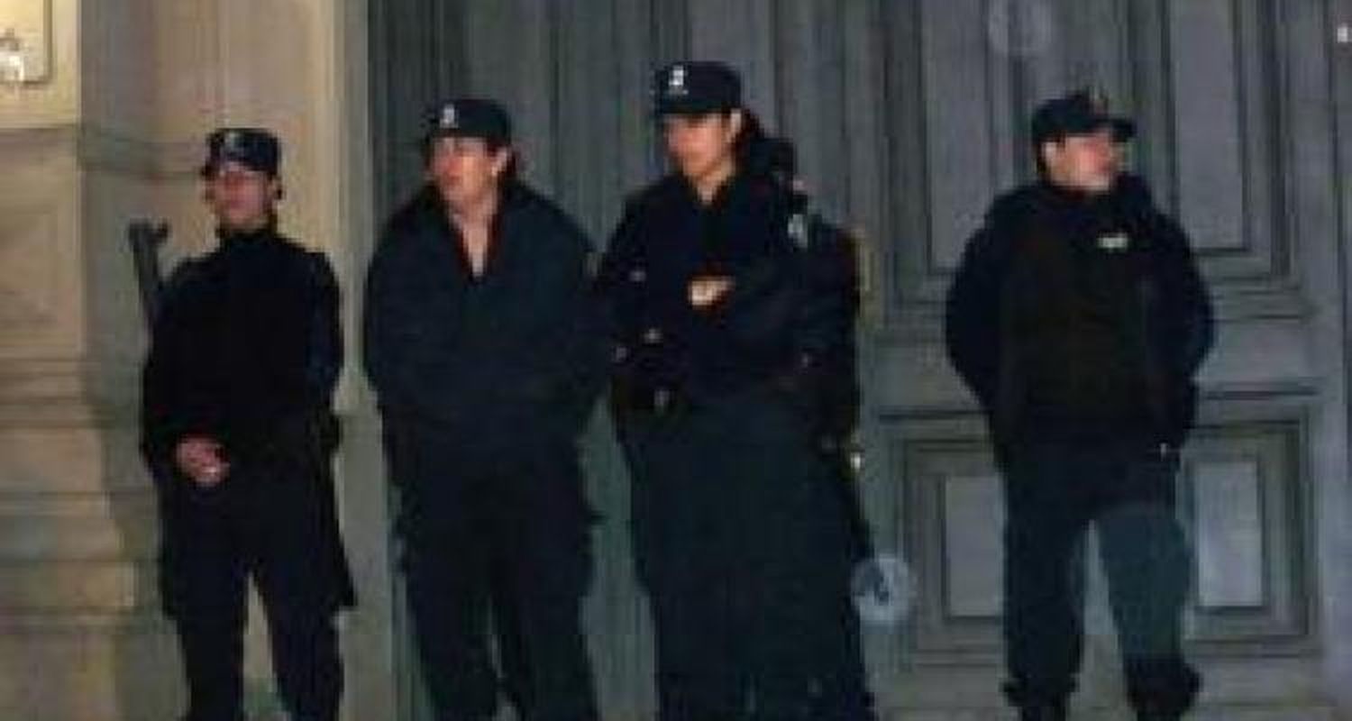 Incidentes en las puertas de la municipalidad