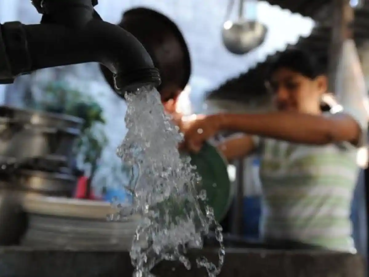Cada sanfrancisqueño utiliza 250 litros de agua por día, 150% más de lo recomendado