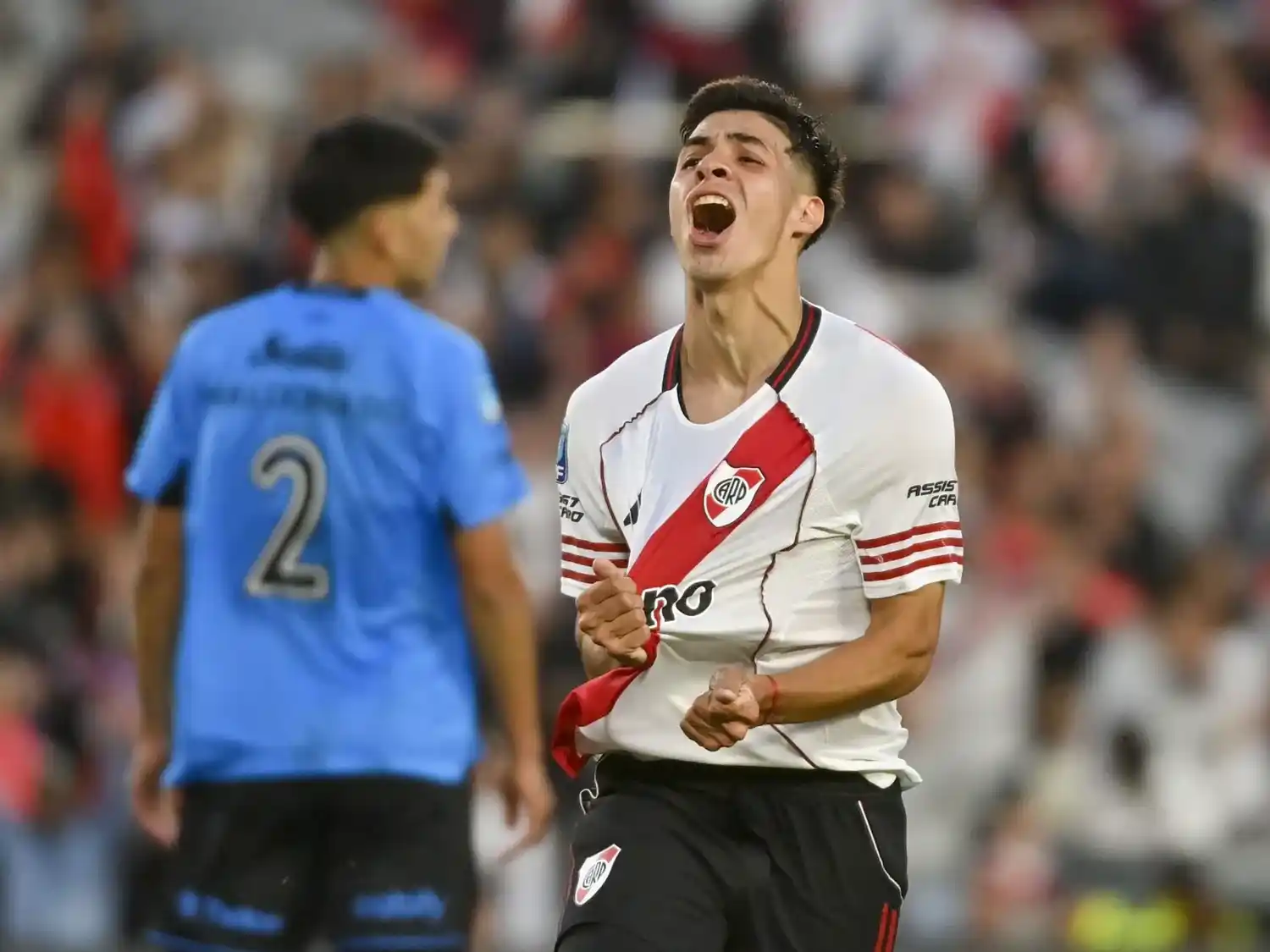 Tomás Garván festejó por partida doble en el Monumental.