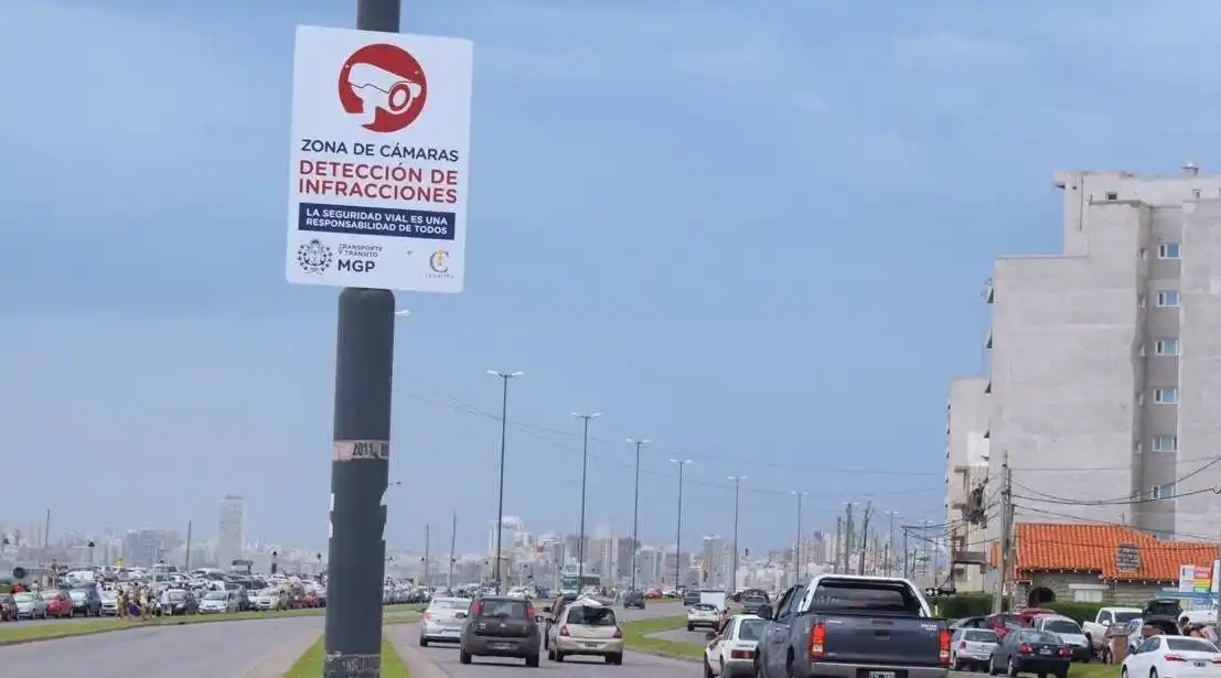 Preparan la instalación de equipos de fotomultas en semáforos de San Pedro