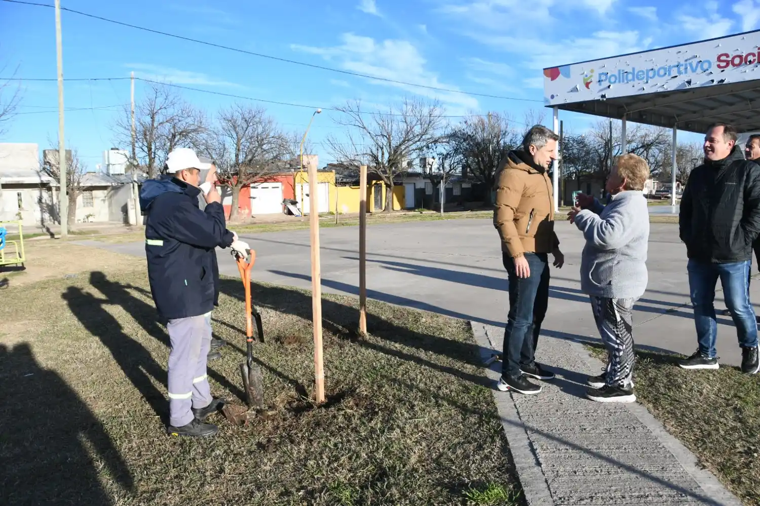 "La Muni en tu Barrio" llegó a Parque con obras, servicios y controles de salud.