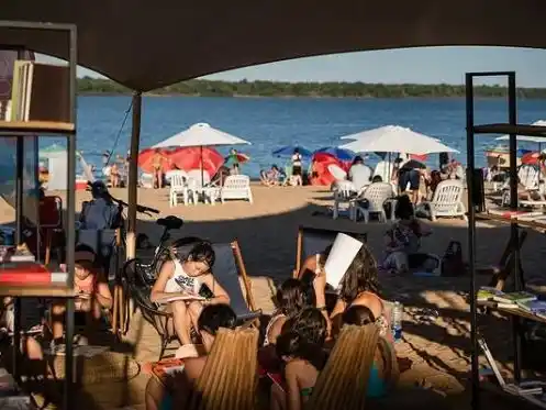 Mágica, libros en la Playa: el evento que reúne literatura y música en el balneario municipal
