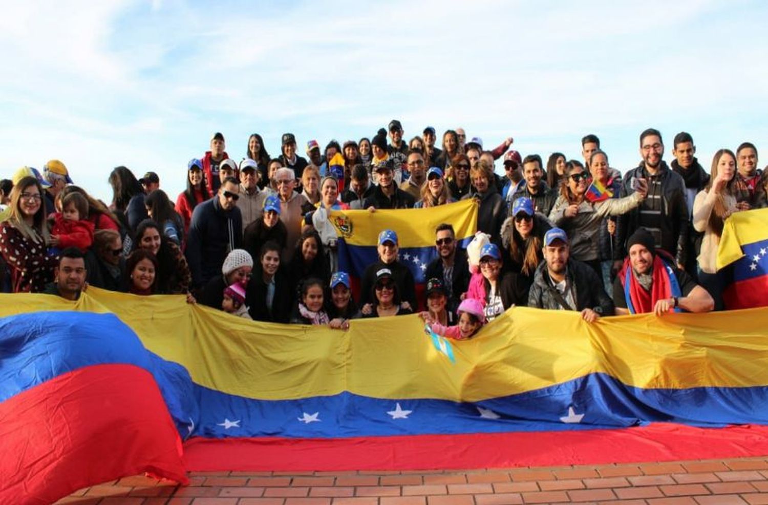 «Luces de Libertad», la comunidad de Venezolanos se movilizó en Rosario