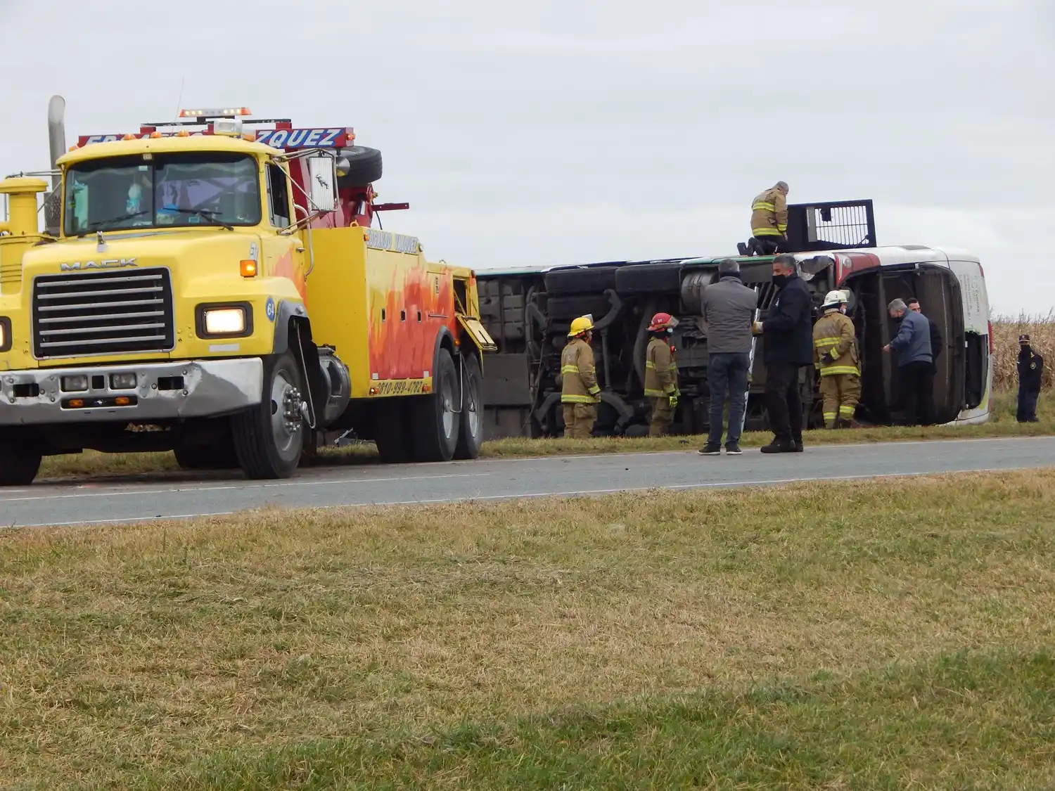 El chofer del micro que volcó en la ruta 2 se negó a declarar