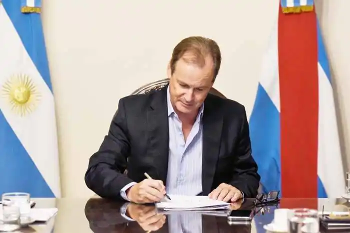 Bordet promulgó la nueva ley apícola para Entre Ríos