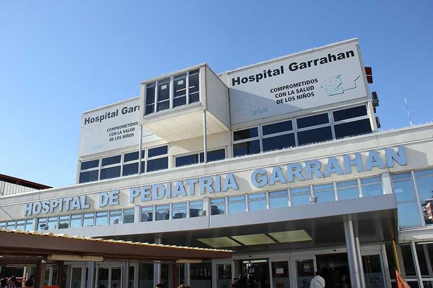 Acuerdo entre el Banco Nación y el Garrahan, con beneficios para 4.500 trabajadores de la salud