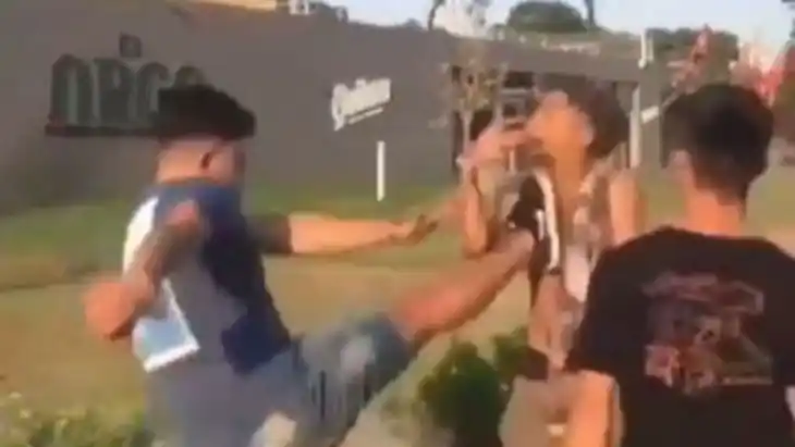 Otro brutal ataque en Villa Gesell: Lo golpeó una patota y luego se burlaron en las redes sociales