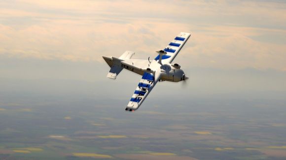 El avión eléctrico INTEGRAL E completa su primer vuelo invertido