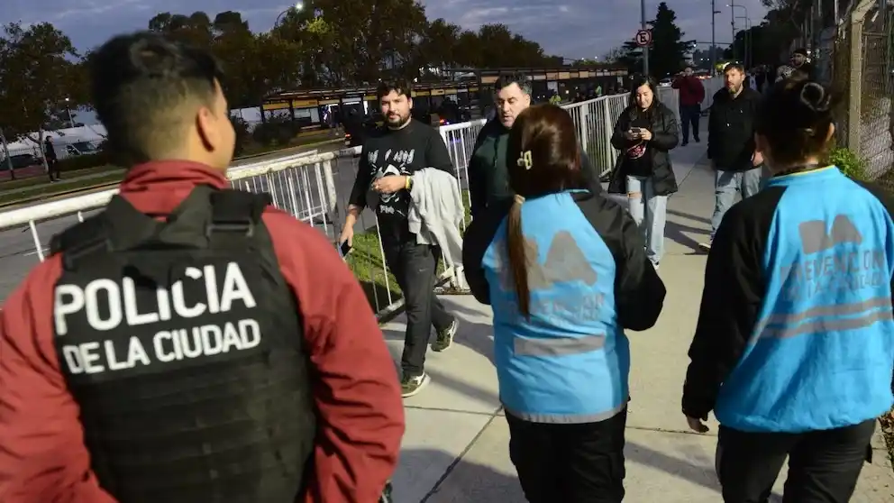Los controles en el recital de Los Piojos se realizaron en los accesos al estadio Monumental