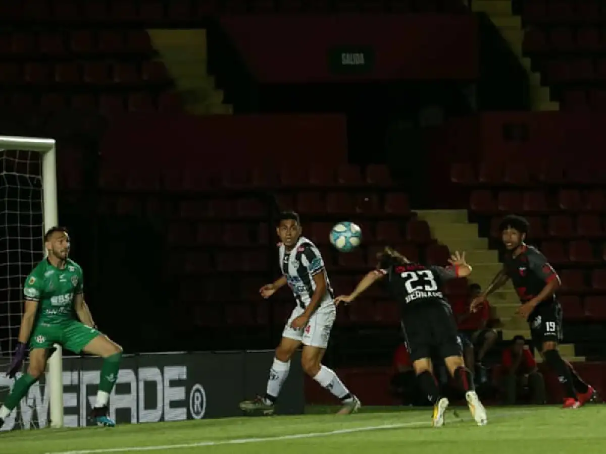 Colón se hizo fuerte en Santa Fe