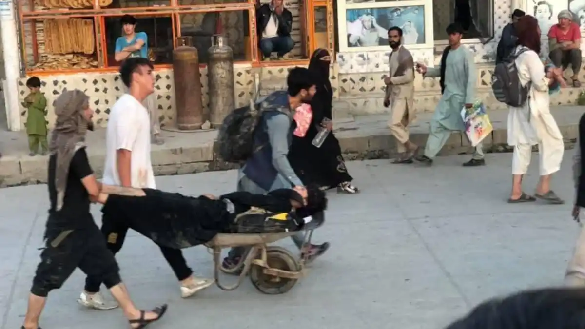 El Estado Islámico de Afganistán se atribuyó el sangriento atentado en Kabul