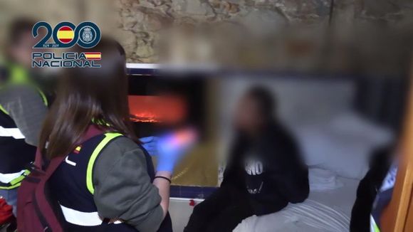 DESMANTELAN en ESPAÑA red de trata de personas y explotación sexual conformada por un clan familiar de VENEZOLANOS
