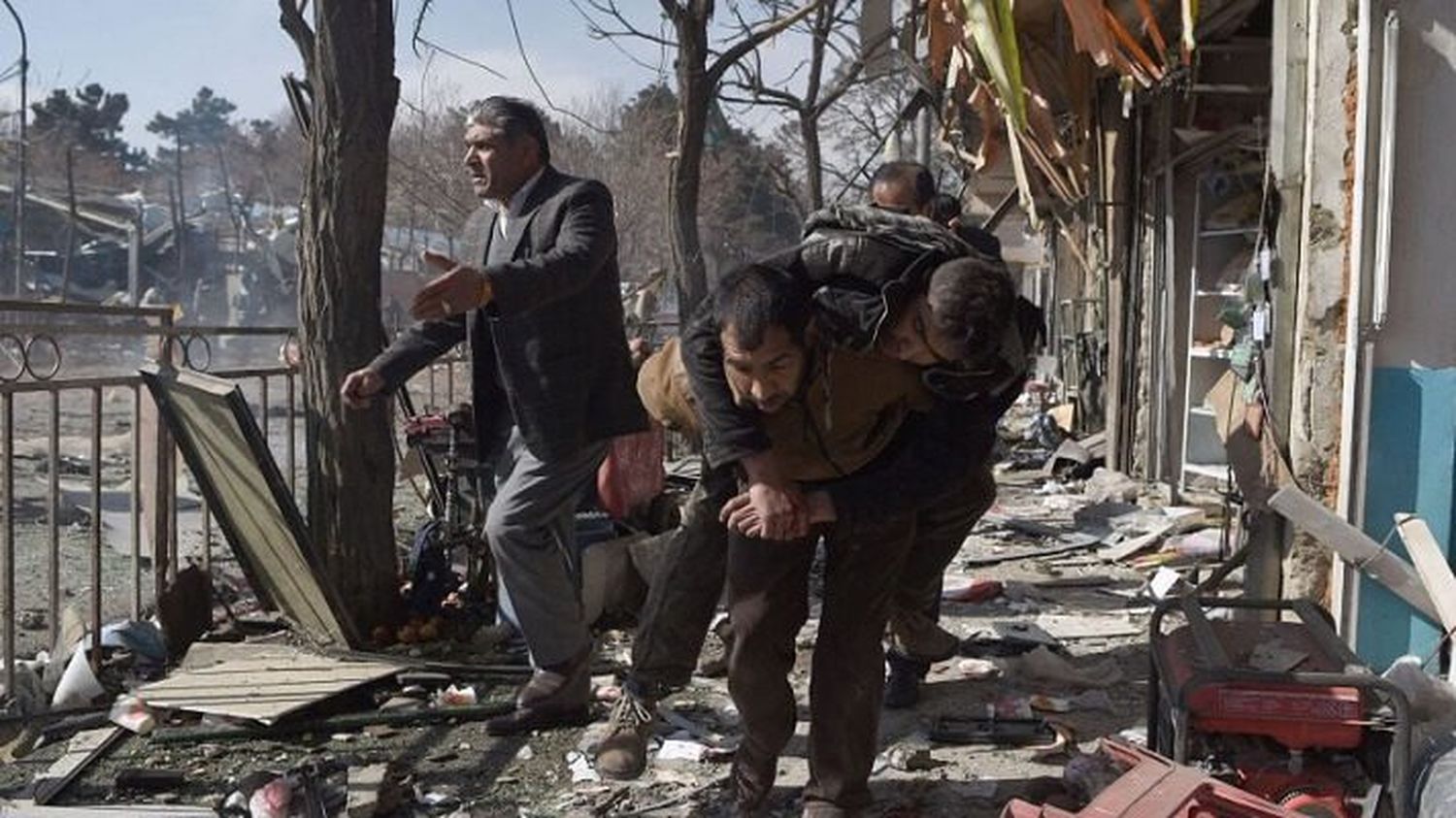 ¡HORROR EN KABUL! Aumentan a 85 los muertos y hay más de 160 heridos en el doble atentado del aeropuerto