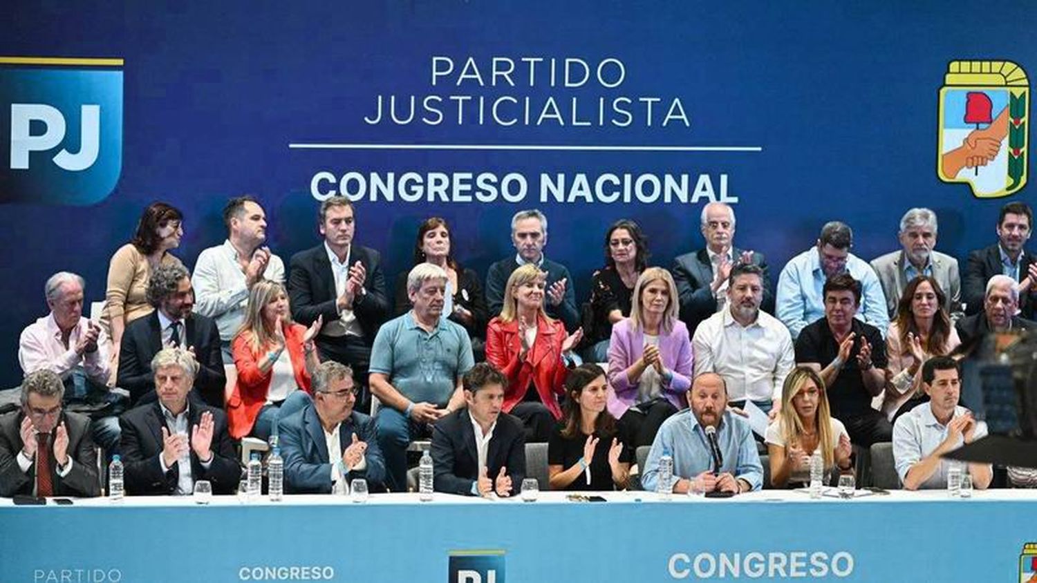 Insfrán convocó a sesión del Congreso 
del PJ para reorganizar el partido