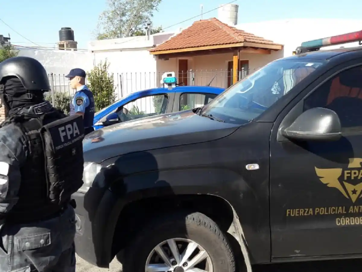 Detuvieron desde la abuela hasta el nieto por drogas en Villa María