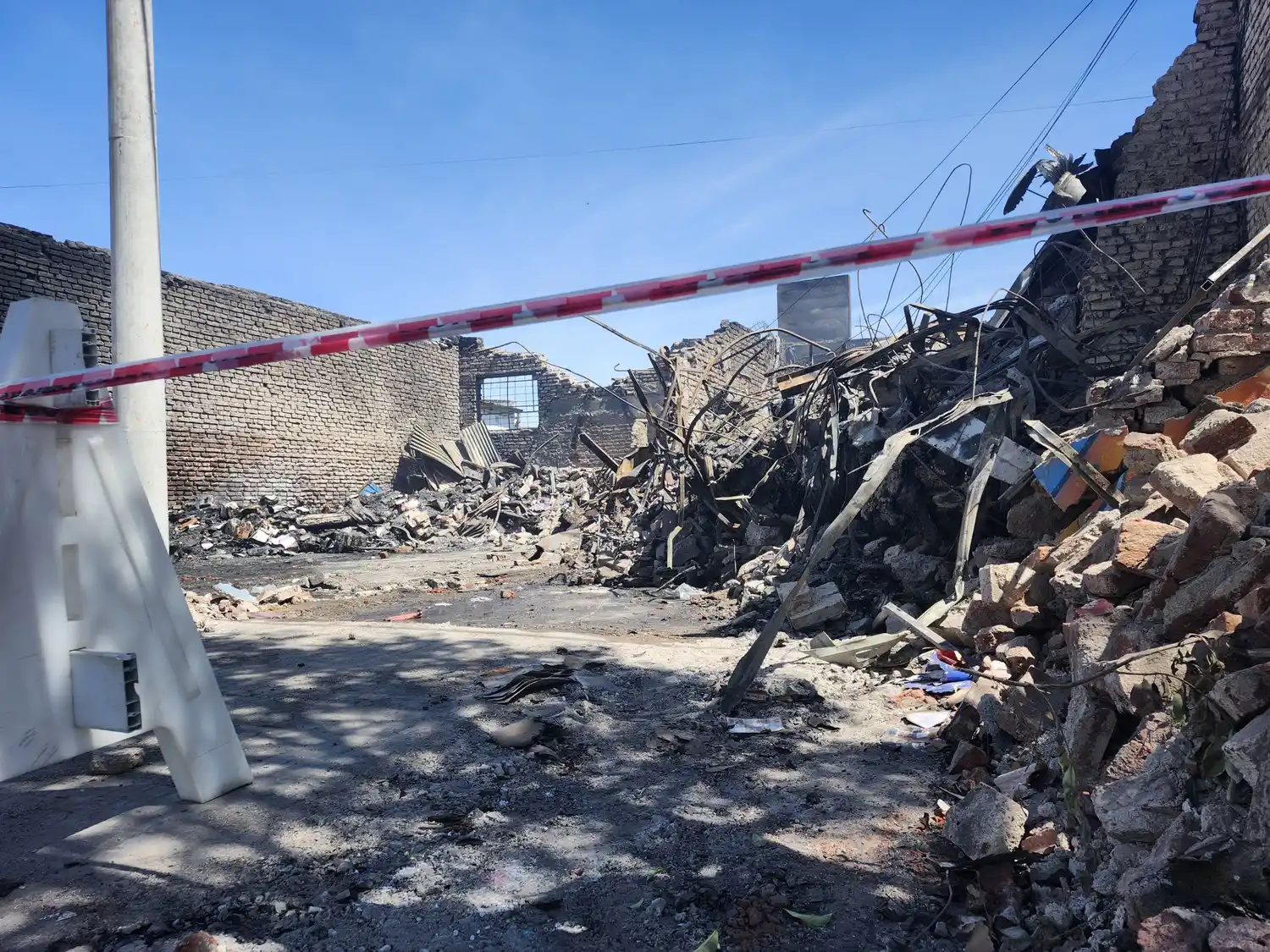 El incendio destruyó el lugar.