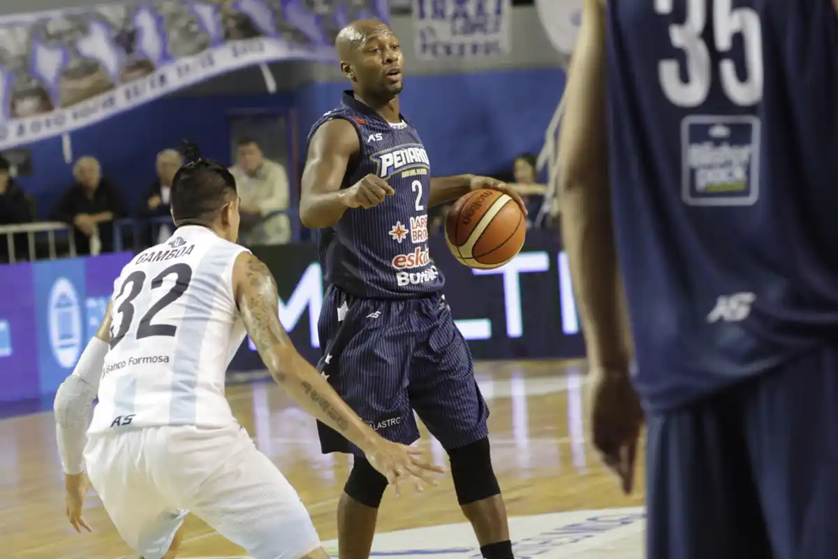 Peñarol, para sacarse la espina ante Bahía Básket