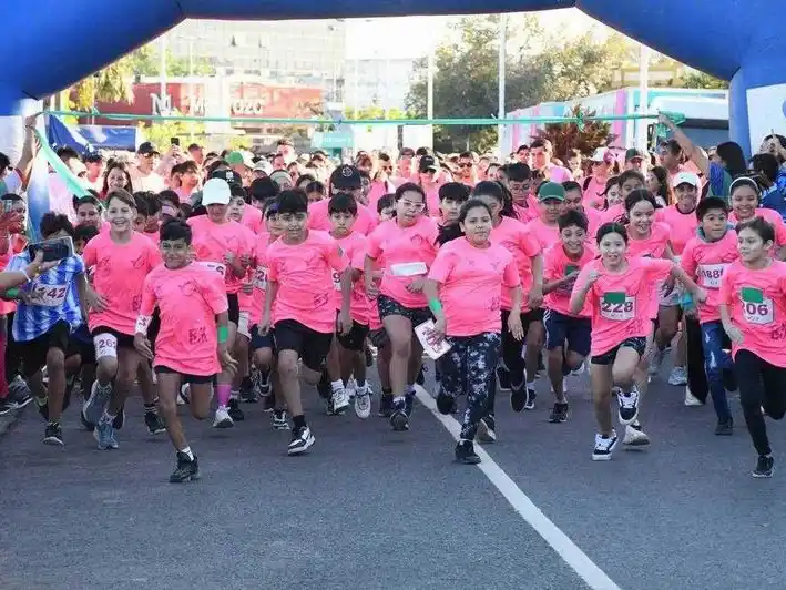 Lucha contra el cáncer de mama: Exitosa Maratón Rosa
