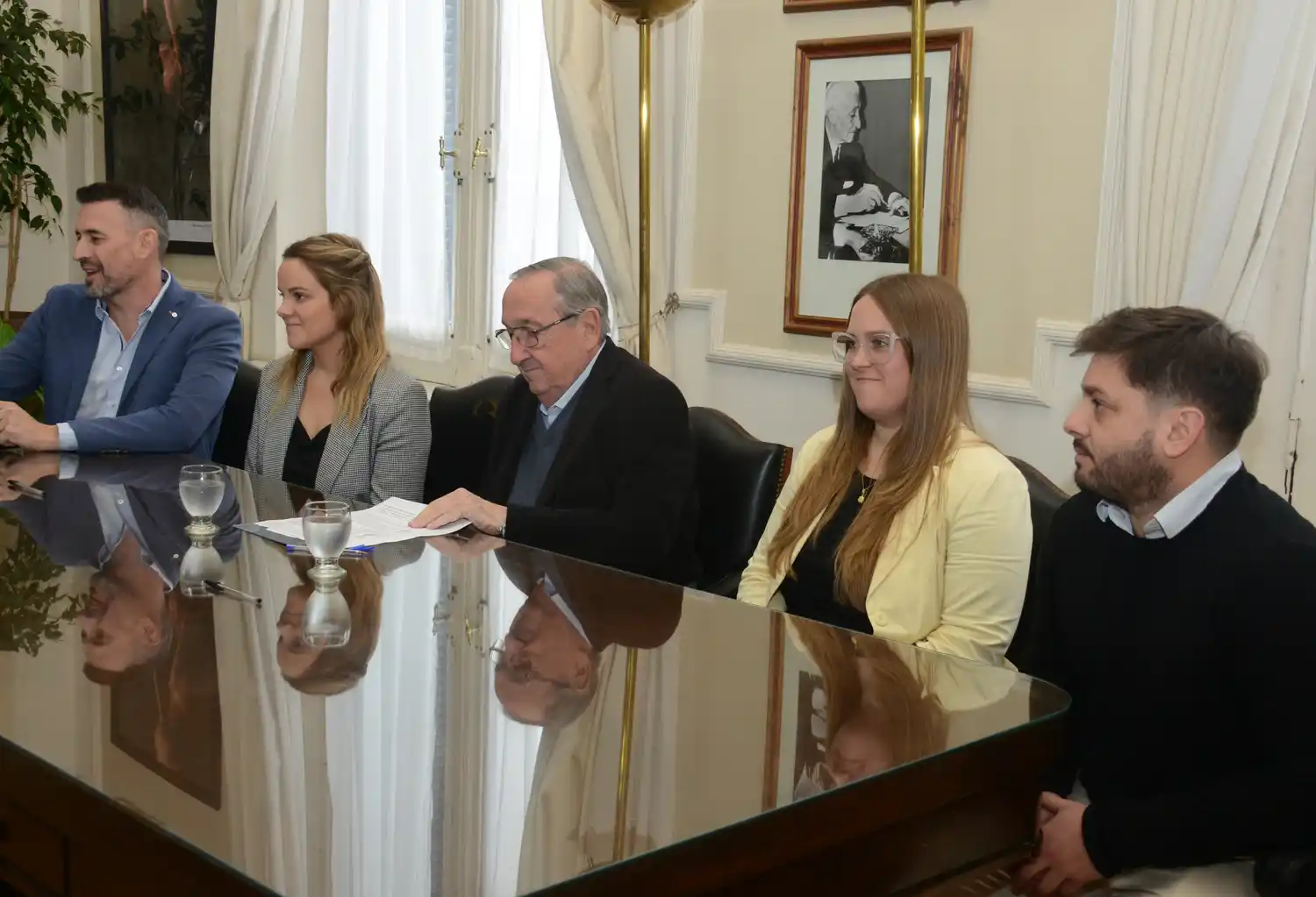 El Intendente Miguel Lunghi encabezó la asunción de nuevas autoridades en las áreas de Turismo, Ambiente, Niñez y Adolescencia y Asuntos Legales