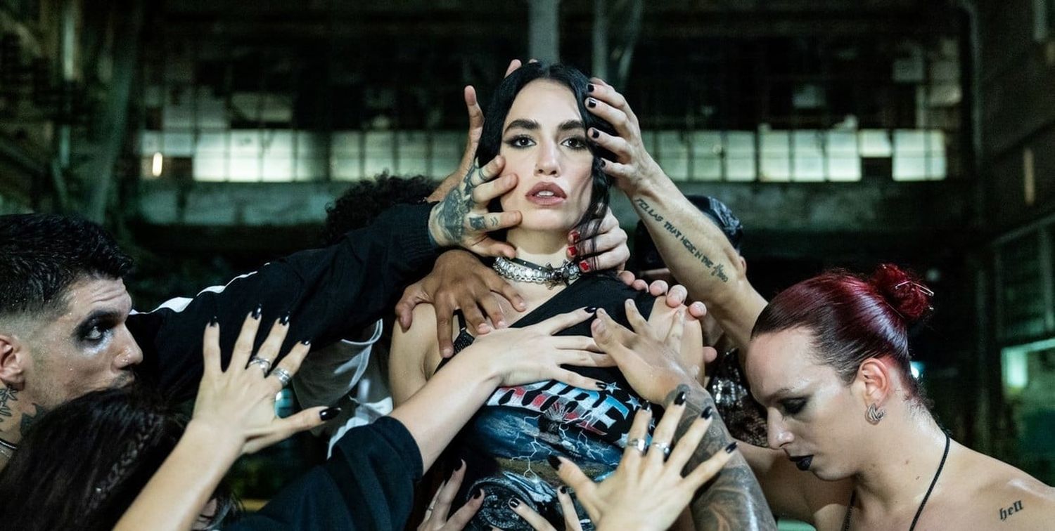 Lali se prepara para su show en la ciudad de Santa Fe.