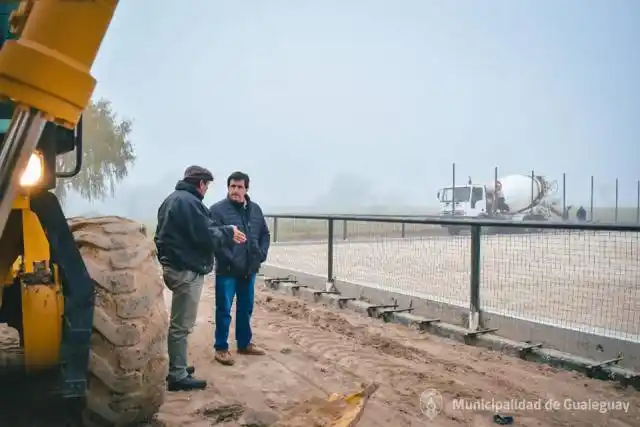 Están adelantadas las obras en la cancha de hockey de piso sintético