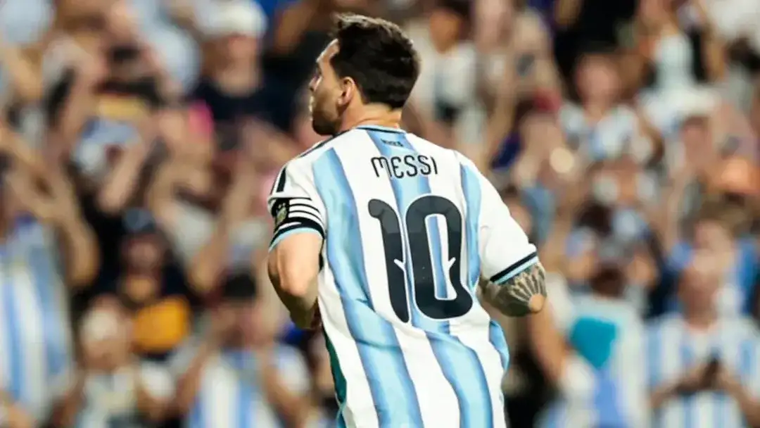 Messi se respaldó en una canción que suena a despedida.