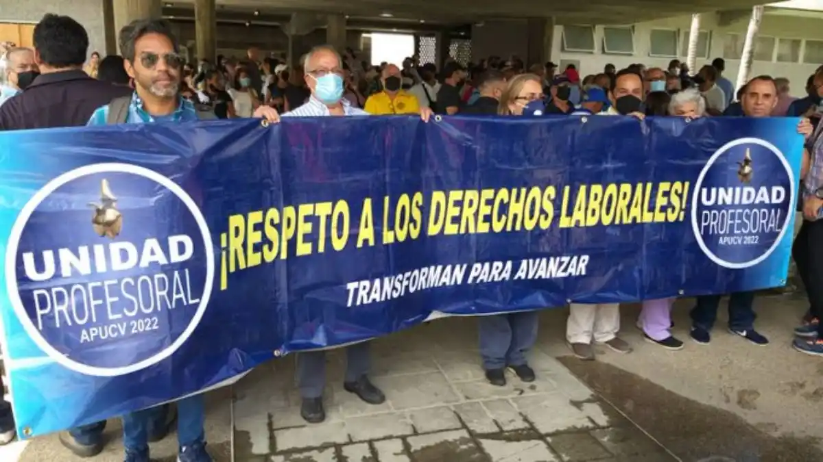 SI NO CUMPLEN VAN A PARO: profesores y trabajadores universitarios protestan en la UCV para exigir derechos laborales