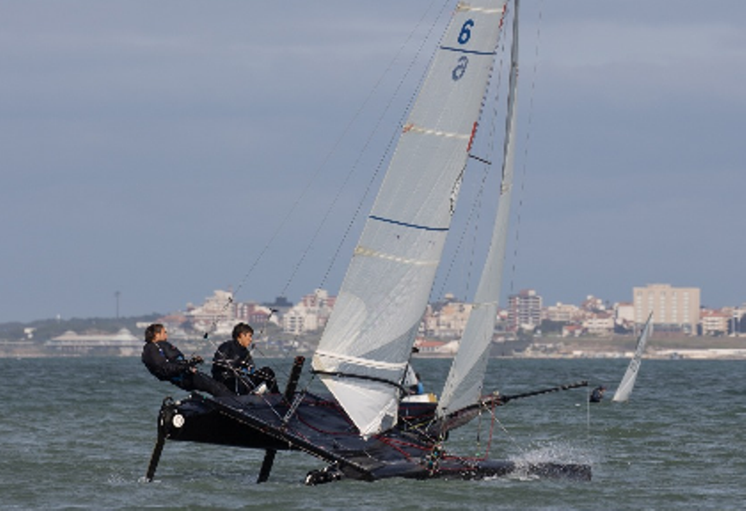 Los Salerno competirán en el Mundial F18
