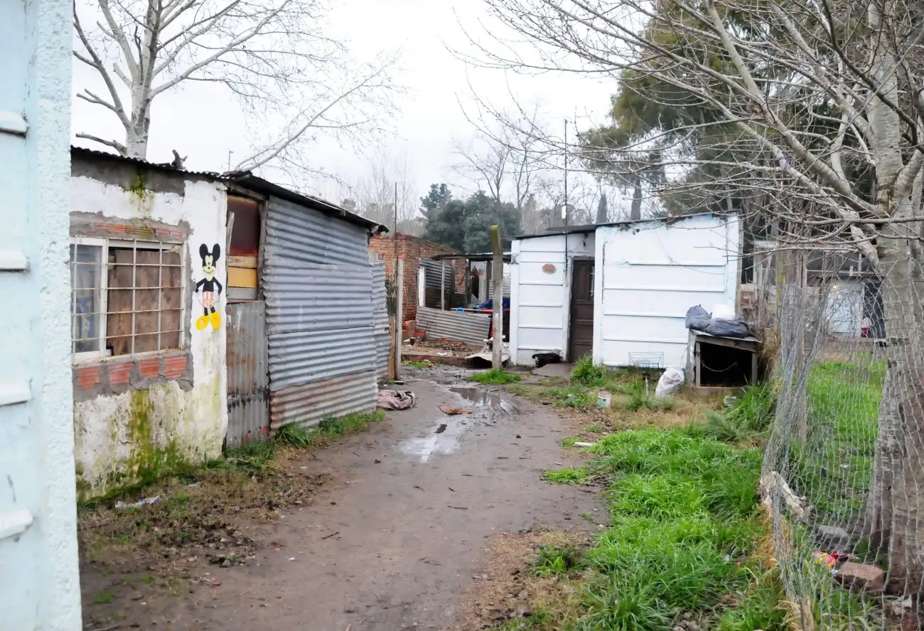 La odisea de vivir en casas precarias, la cara más compleja de la deuda habitacional