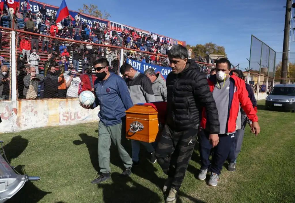  Dolorosa despedida a “Trinche” Carlovich