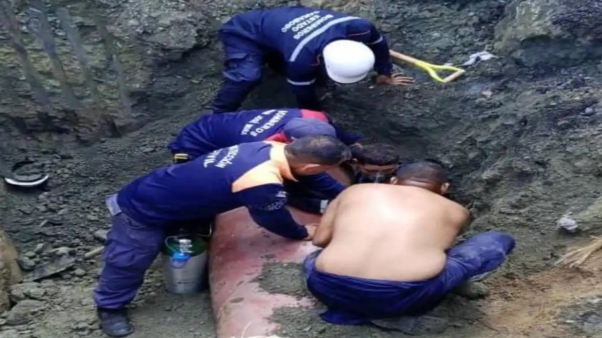 Dos hombres quedaron bajo tierra por deslave en autopista Morón-Puerto Cabello