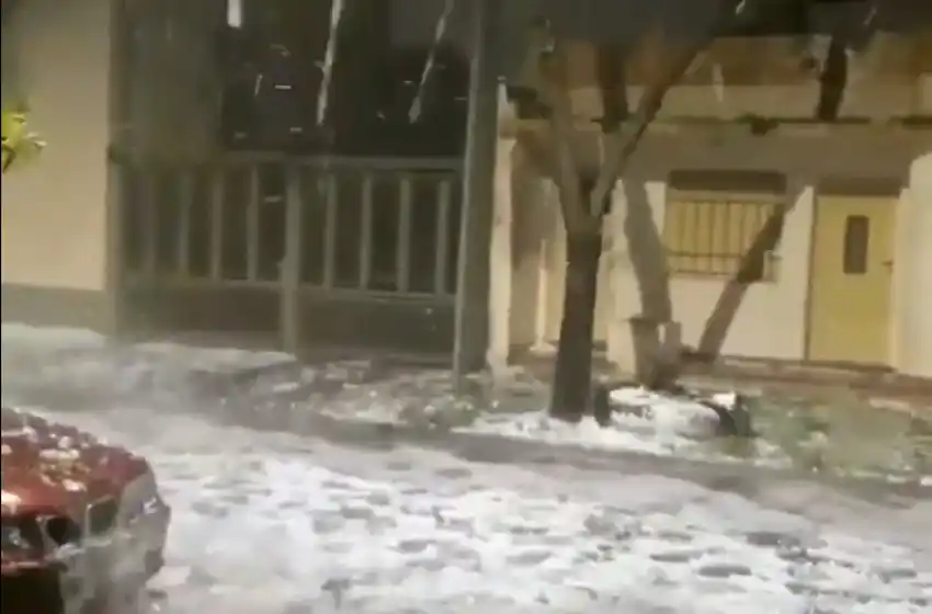 El video que muestra la impresionante caída de granizo en Pergamino