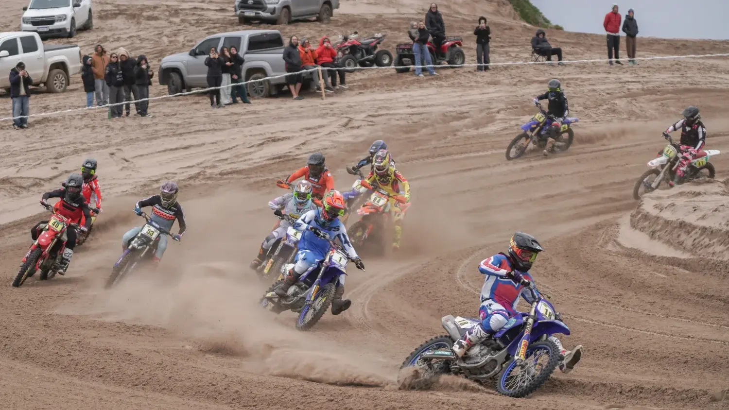 Vértigo. Las finales de Motos y Cuatriciclos mostraron agresividad en los primeros planos