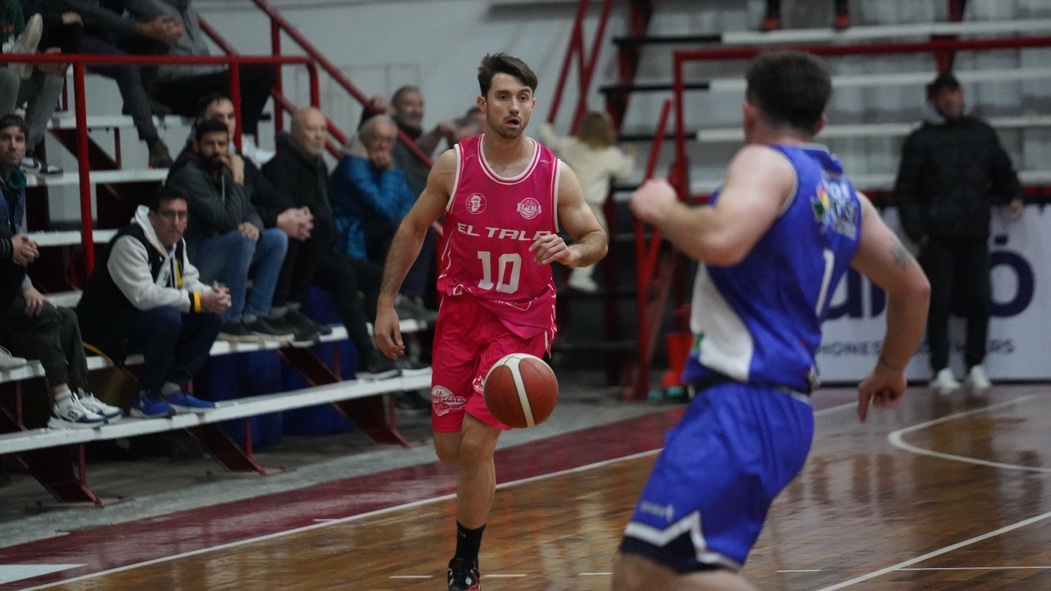 El Tala brilló en casa y alcanzó la cima de la Liga Cordobesa