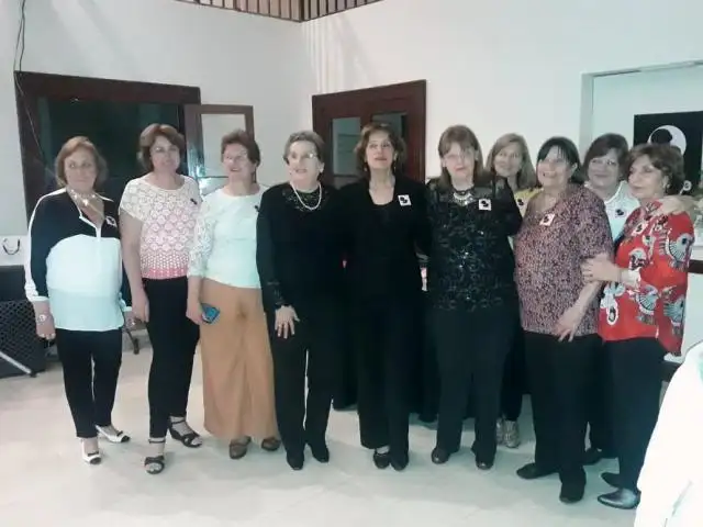 Cena de Liga de Madres de Familia Alegría, reconocimientos, obsequios

