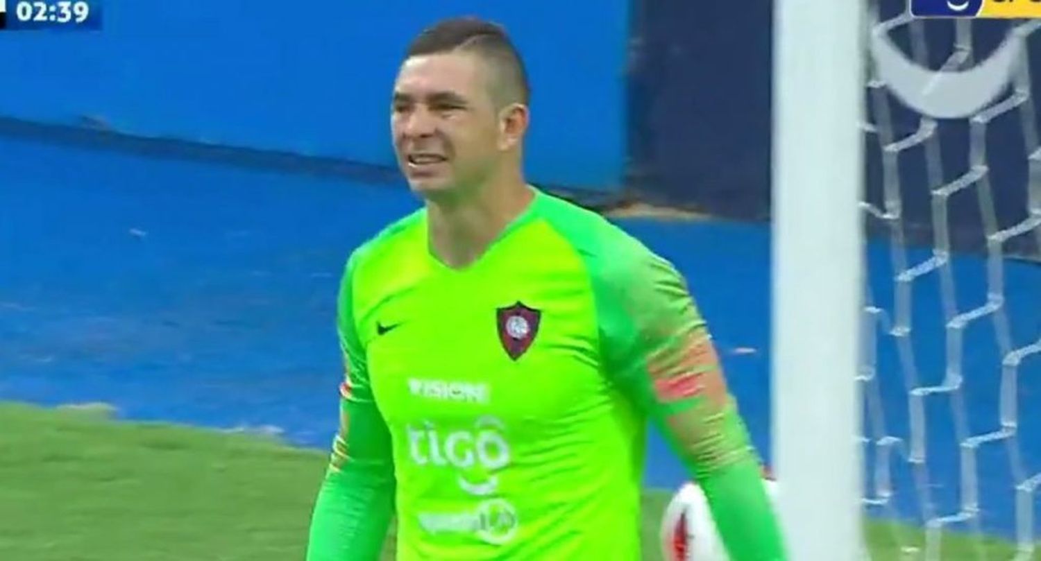 El insólito triple error de Juan Pablo Carrizo