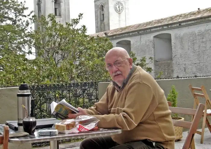 Acto de entrega de premios a ganadores de concurso literario