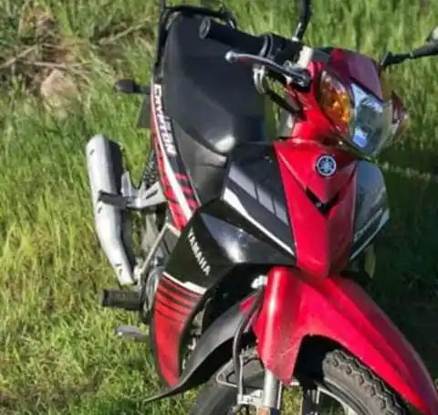 Estaba pagando la moto y un delincuente se la sustrajo