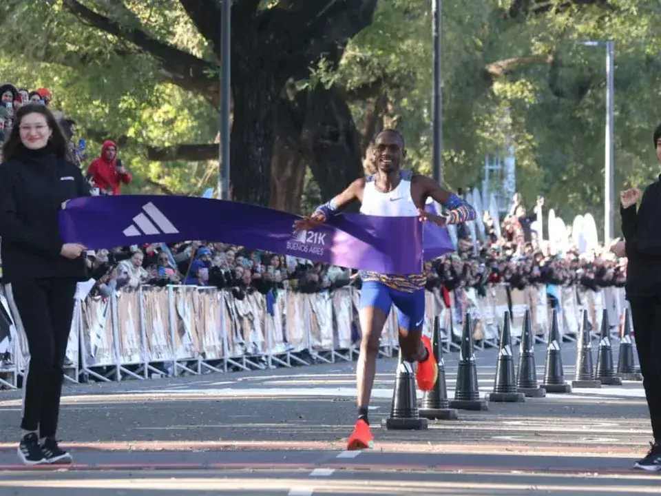 Jacob Kiplimo, el ganador de la media Maratón de Buenos Aires.Foto:NA