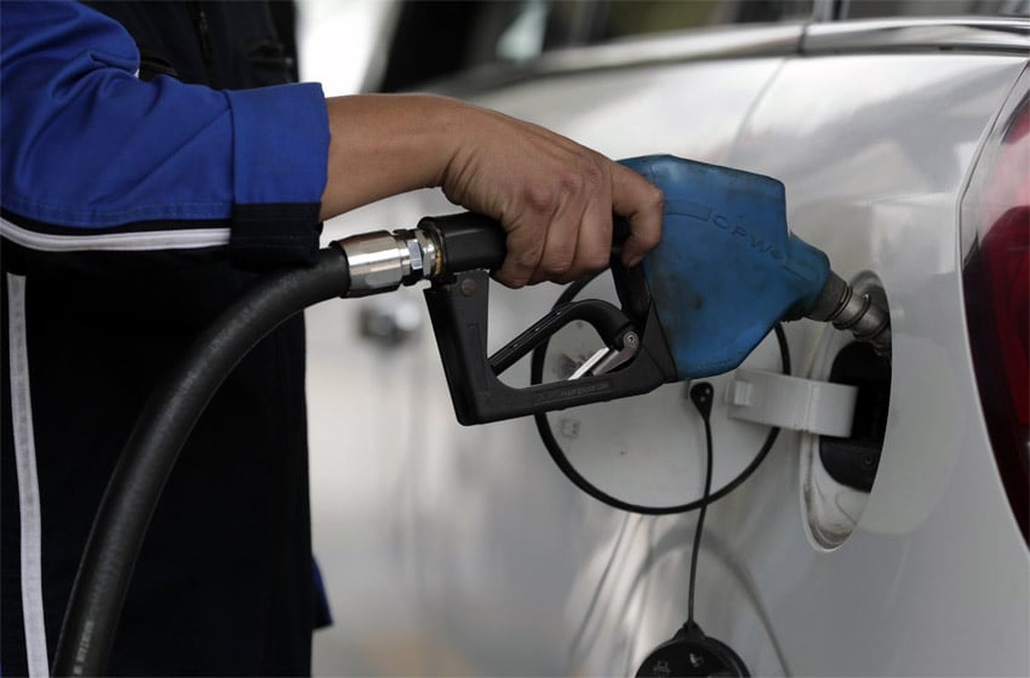 Incremento en los combustibles: estacioneros advierten un desfasaje cercano al 25%